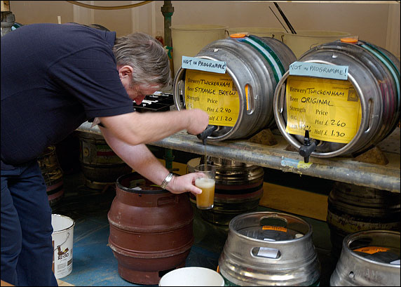 poring a pint